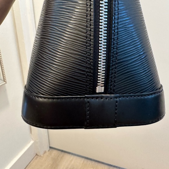 Louis Vuitton Alma PM - Picture 15 of 15